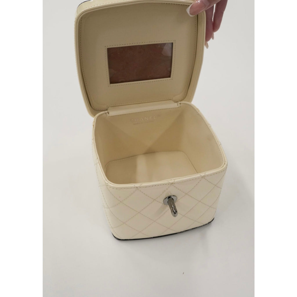 Cosmetic Minaudière