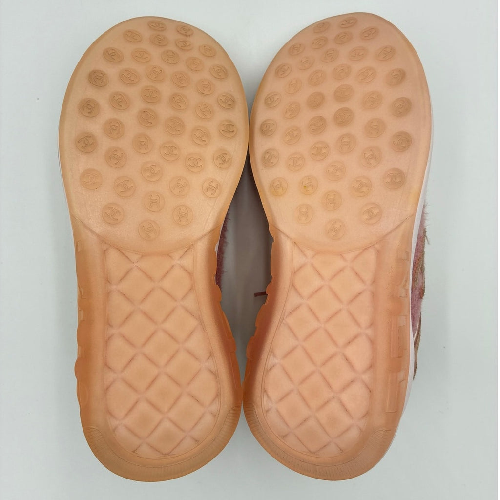 38.5 Interlocking CC Logo Pink Suede Sneakers
