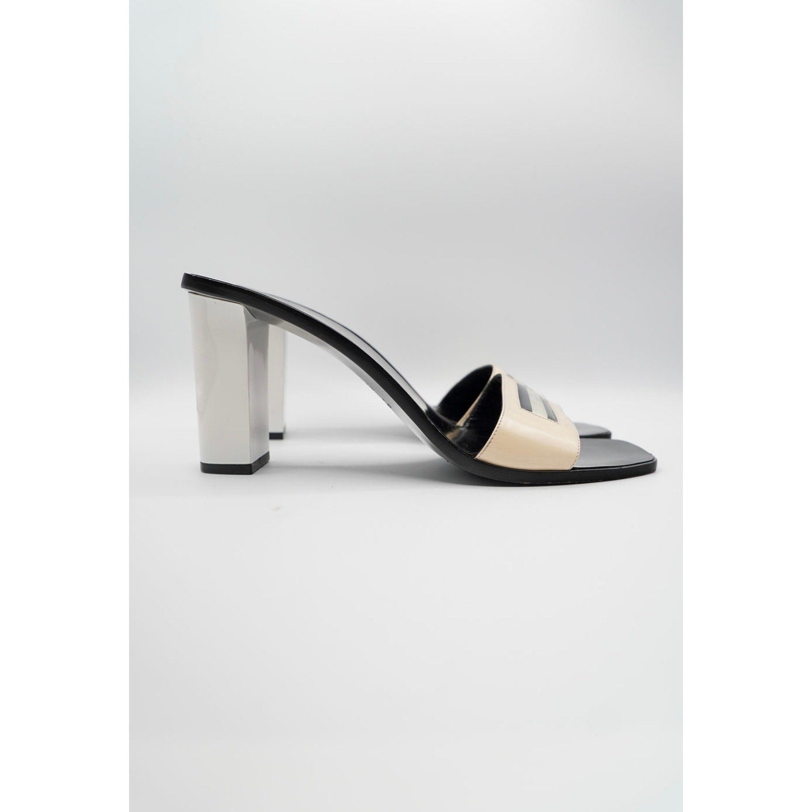 Logo Print Black and White Mule