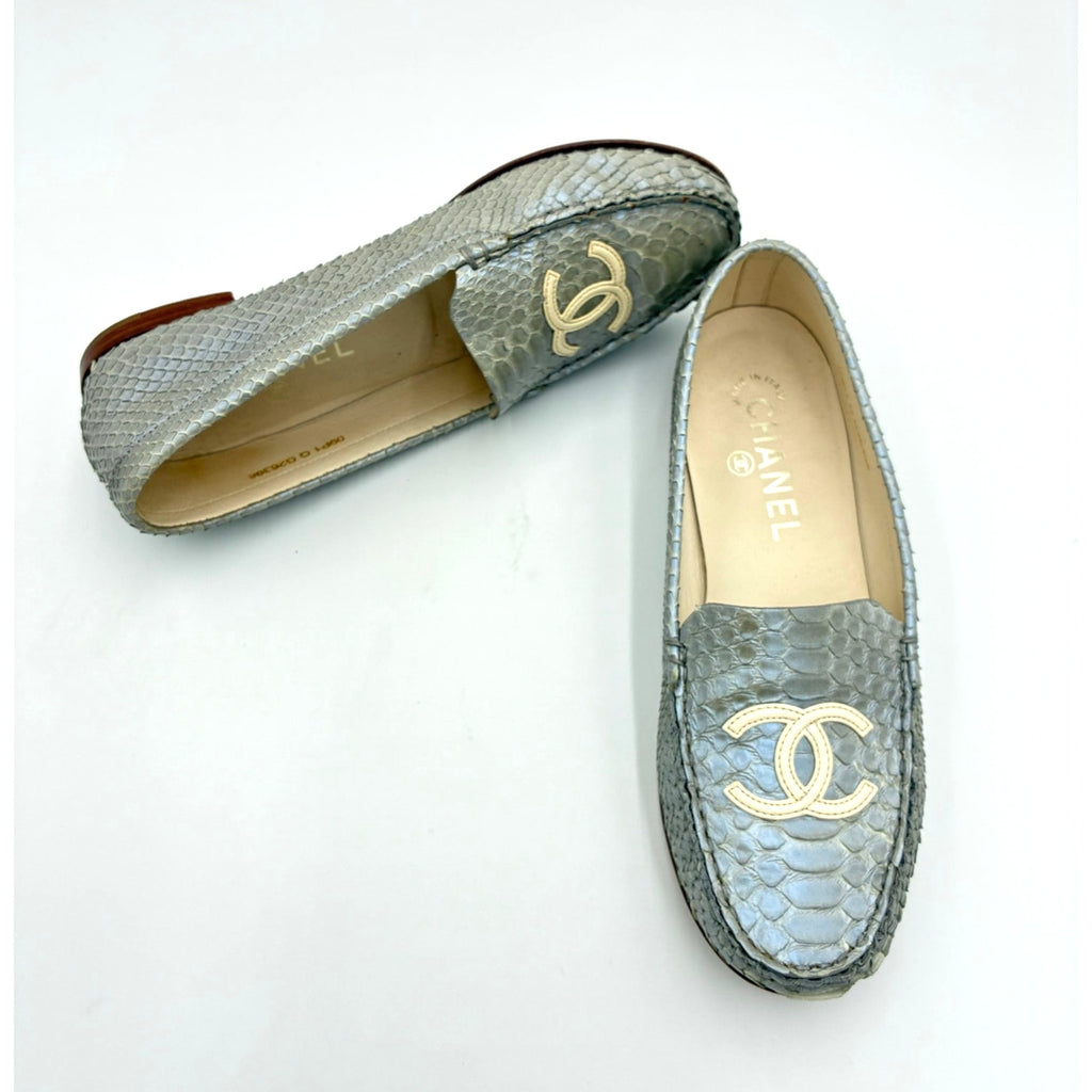 36.5 Chanel Vintage Metallic Leather CC Loafers