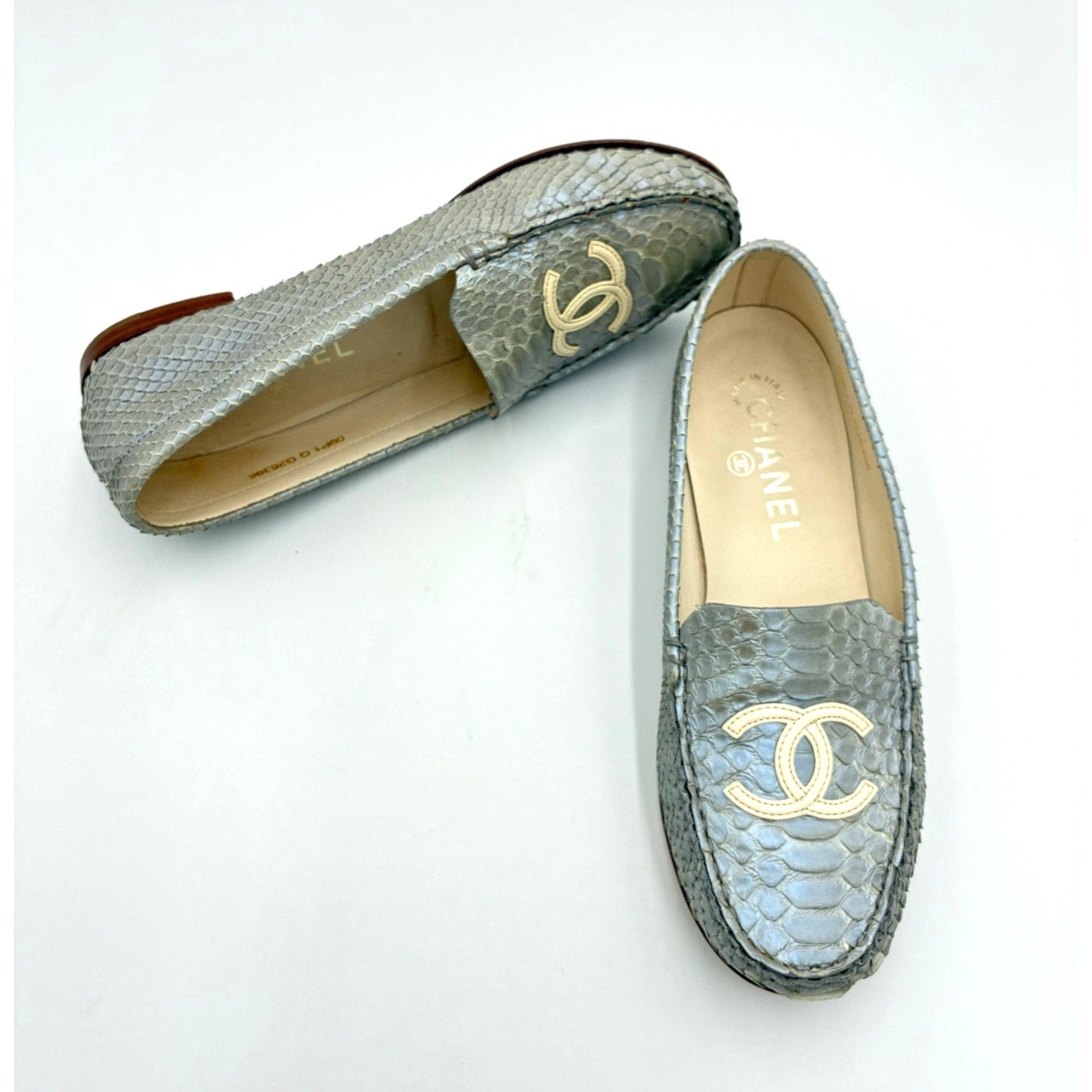 36.5 Chanel Vintage Metallic Leather CC Loafers