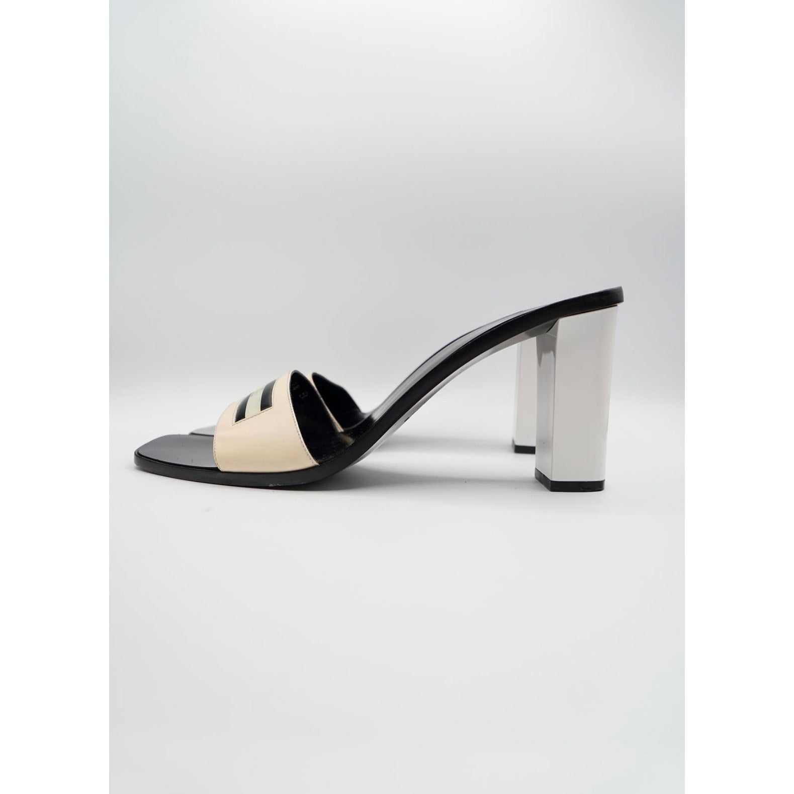 Logo Print Black and White Mule