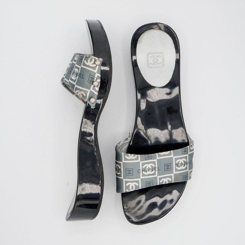 36 Chanel Vintage Grey & White CC Slides