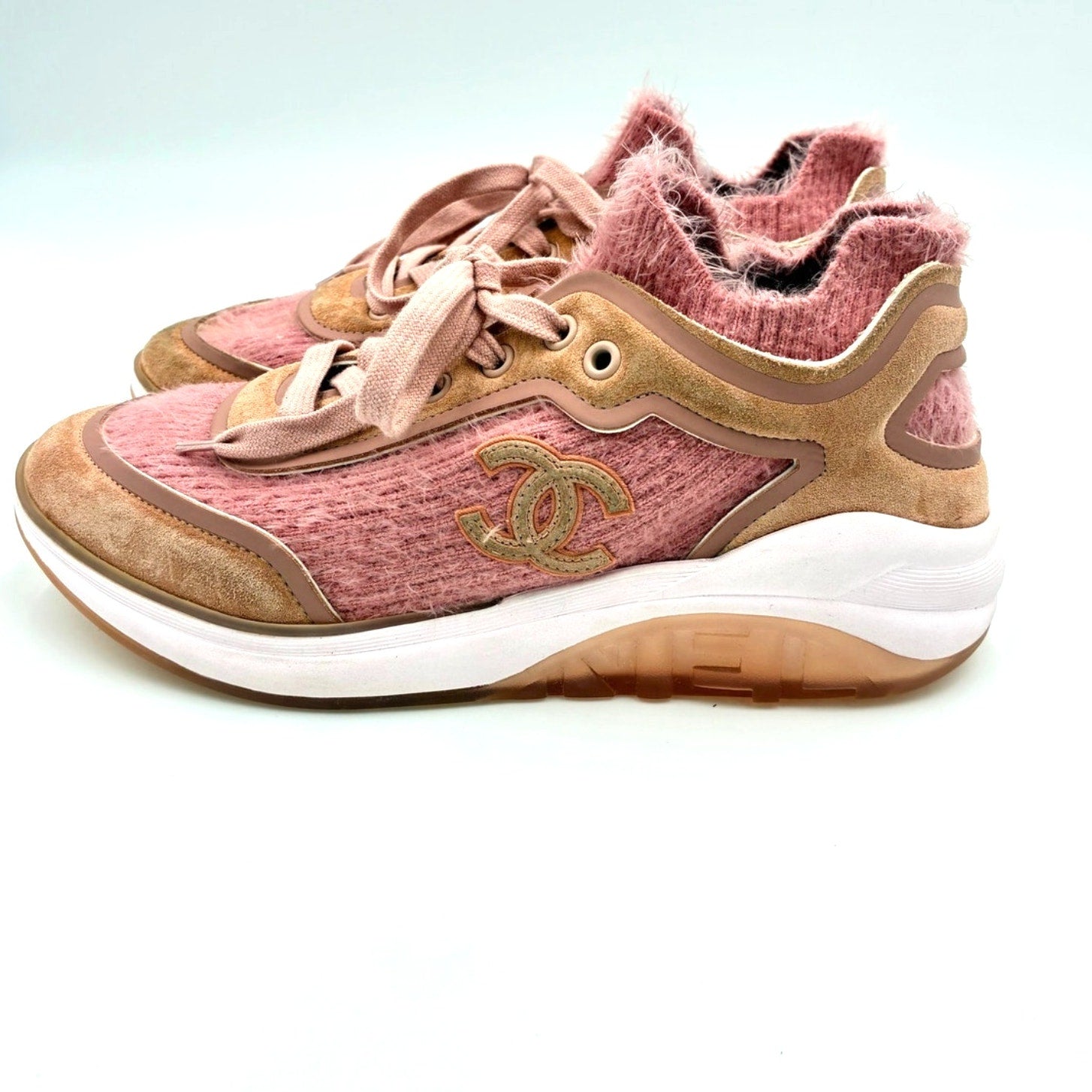 38.5 Interlocking CC Logo Pink Suede Sneakers