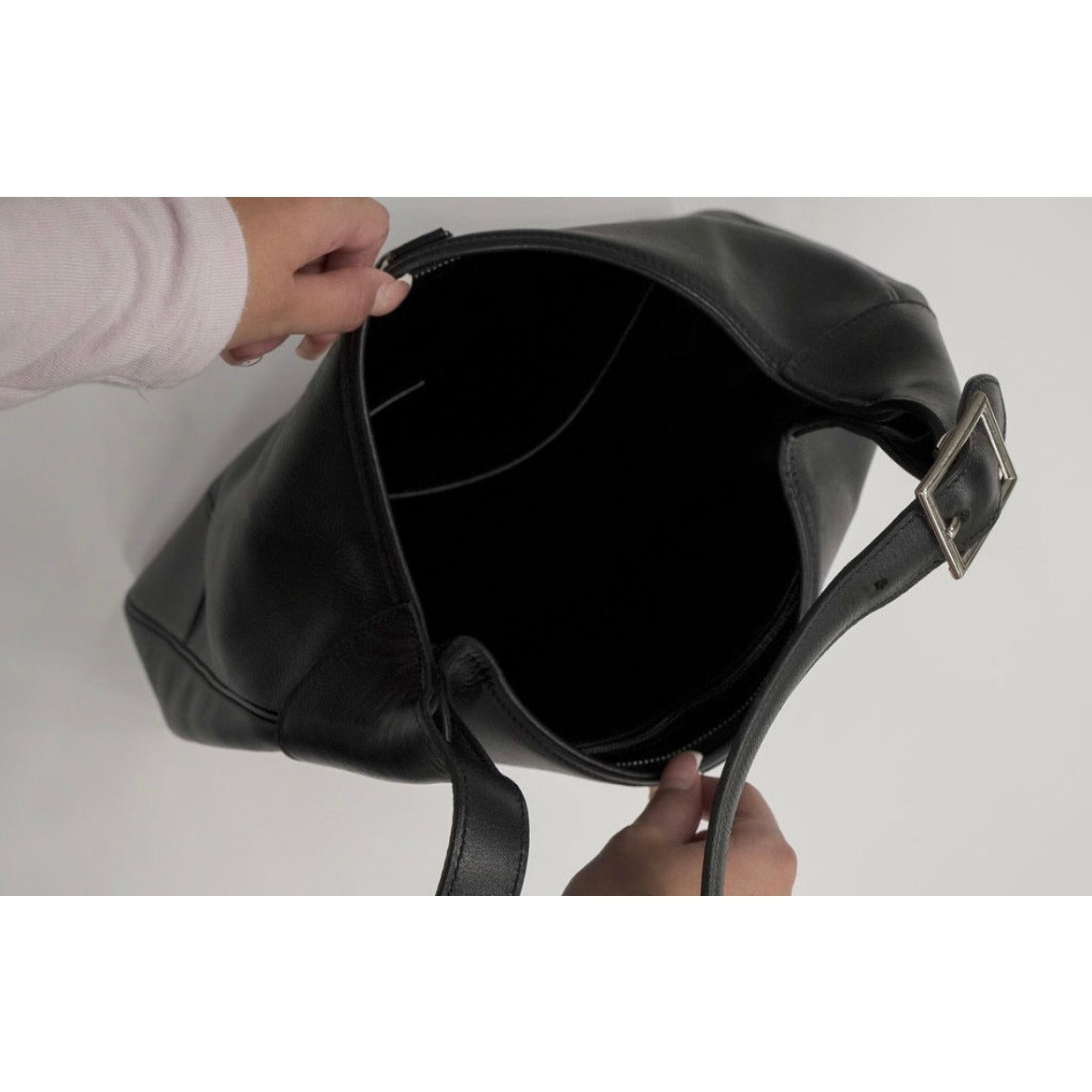 Trim 35 Togo Handbag Black