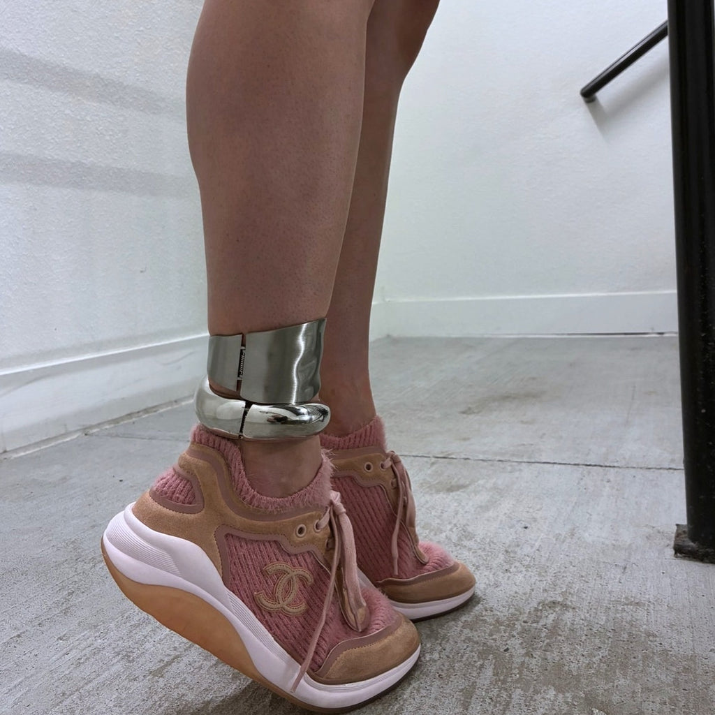 38.5 Interlocking CC Logo Pink Suede Sneakers