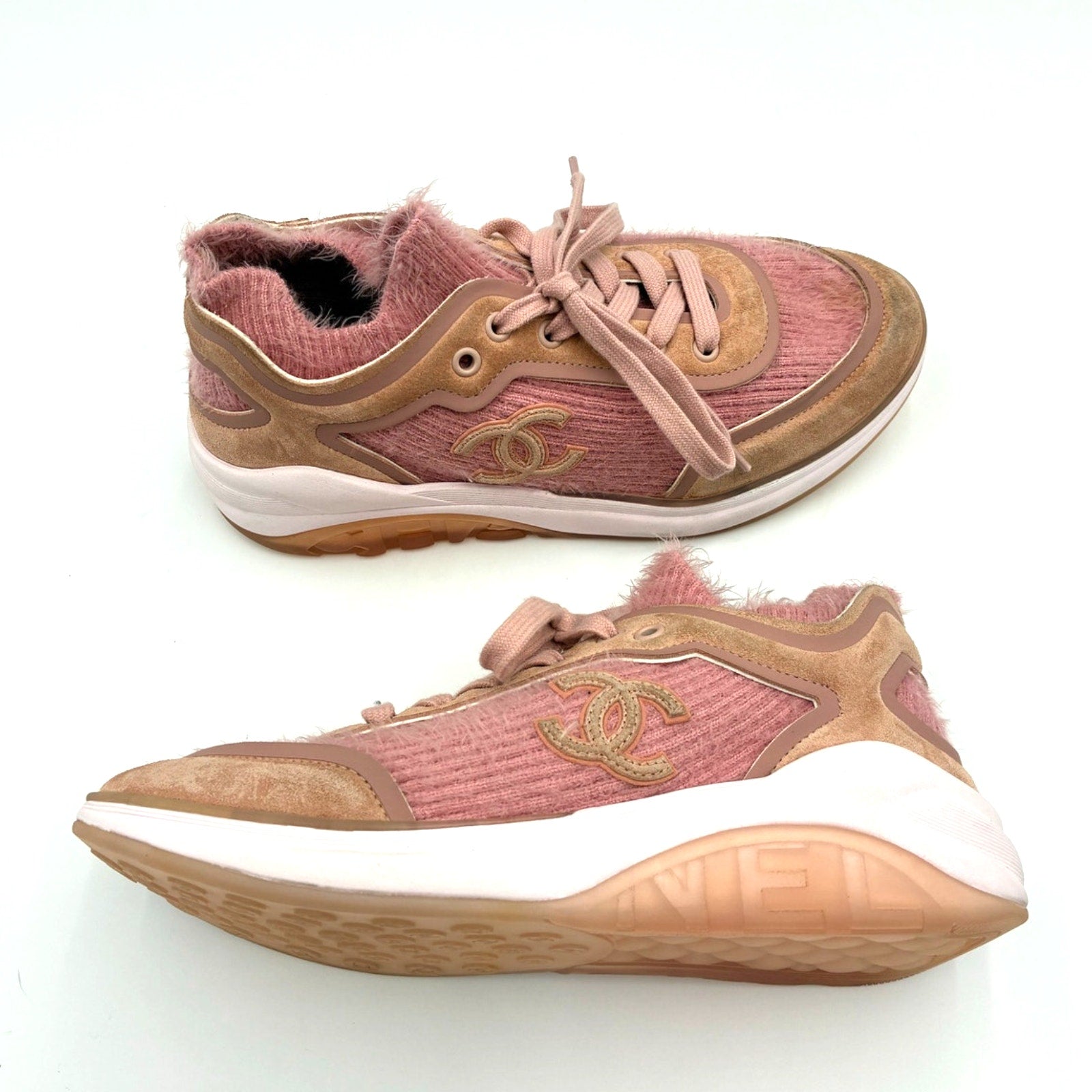 38.5 Interlocking CC Logo Pink Suede Sneakers