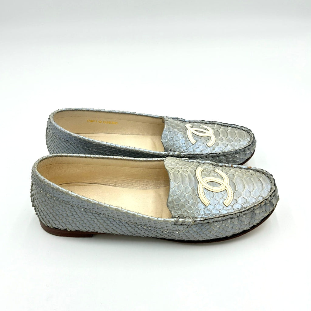 36.5 Chanel Vintage Metallic Leather CC Loafers