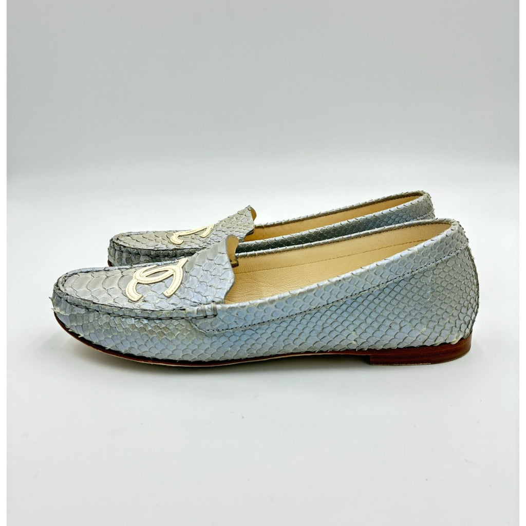 36.5 Chanel Vintage Metallic Leather CC Loafers
