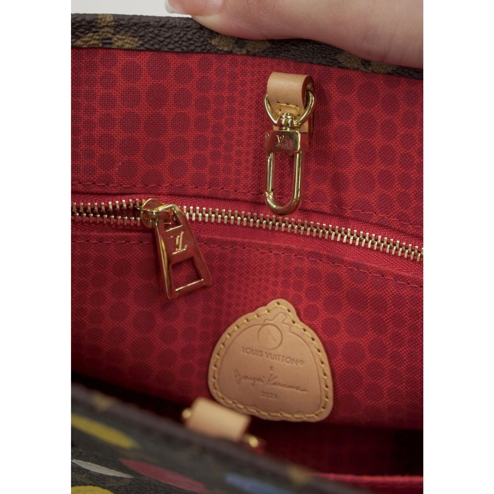 LV X Yayoi Kusama Monogram Dots On The Go PM Multicolor