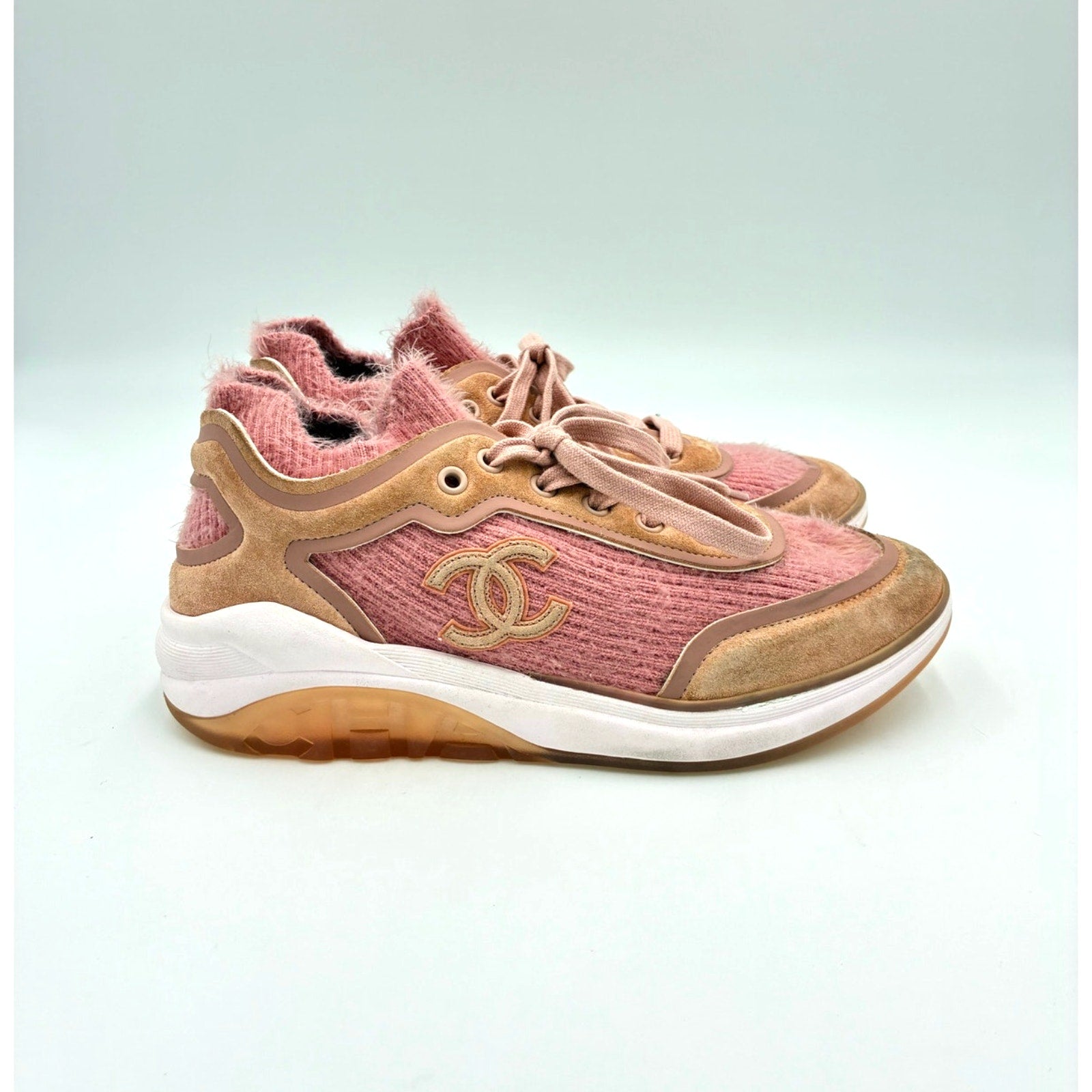 38.5 Interlocking CC Logo Pink Suede Sneakers